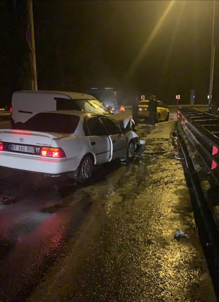 Otomobil ticari araçla çarpıştı! 1’i ağır 5 yaralı