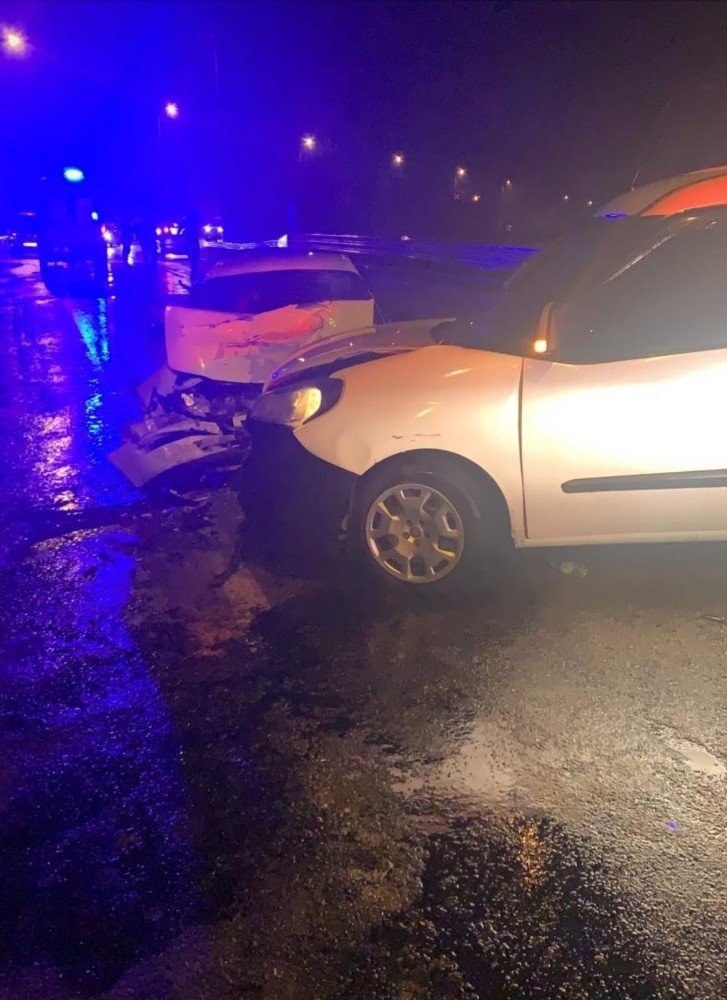 Otomobil ticari araçla çarpıştı! 1’i ağır 5 yaralı