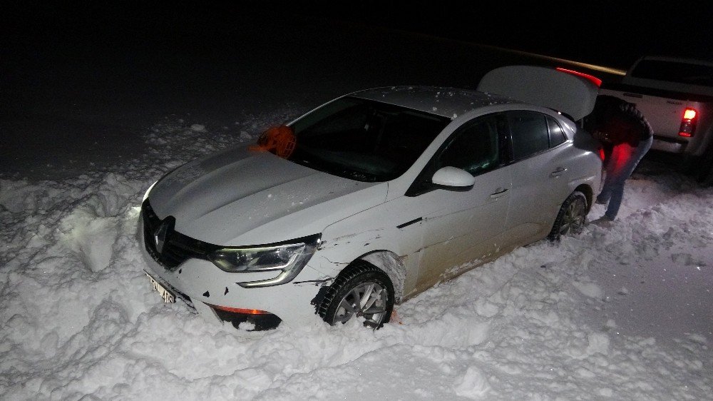 Navigasyona uyan sürücü kapalı yolda kara saplandı! 3 saatte kurtarıldı