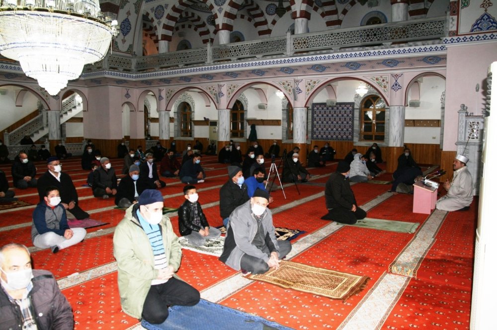 Kulu Merkez Camii'nde Berat Kandili dualarla idrak edildi
