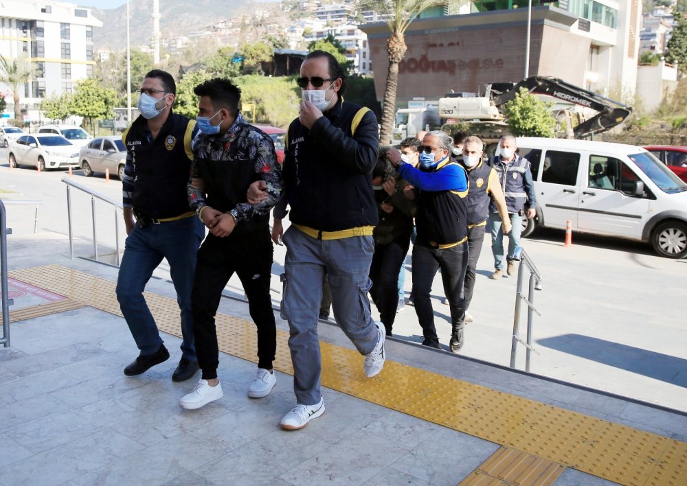 Alanya escort çetesi yakayı ele verdi! Kadınları yurtdışından getiriyorlardı