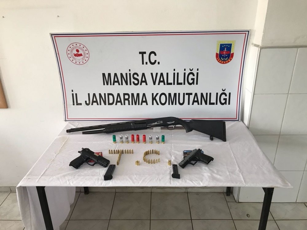 Devriye atan jandarma göçmen kaçakçısına denkgeldi