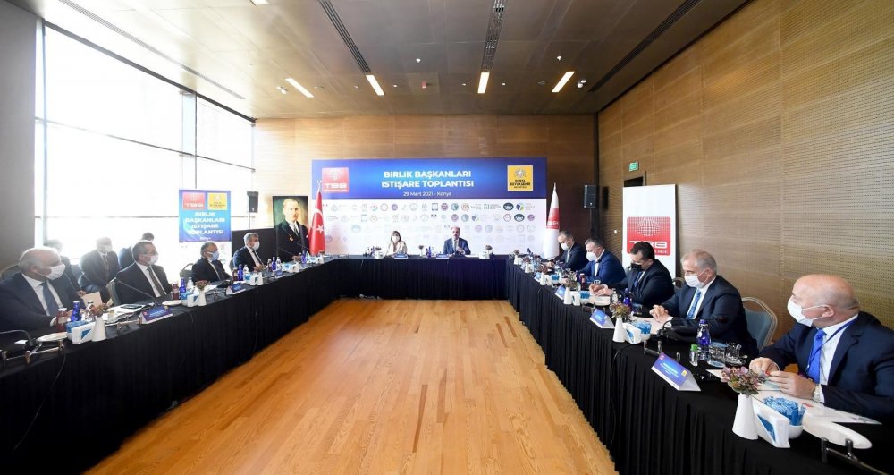 Kayseri Başkanı Büyükkılıç Konya'da olağanüstü toplantıya katıldı