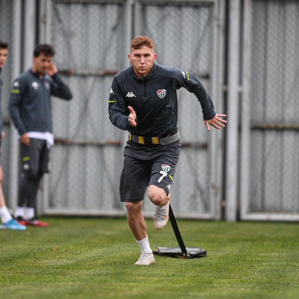 Ligde iddiası olmayan Bursaspor Altay'ı ağırlıyor