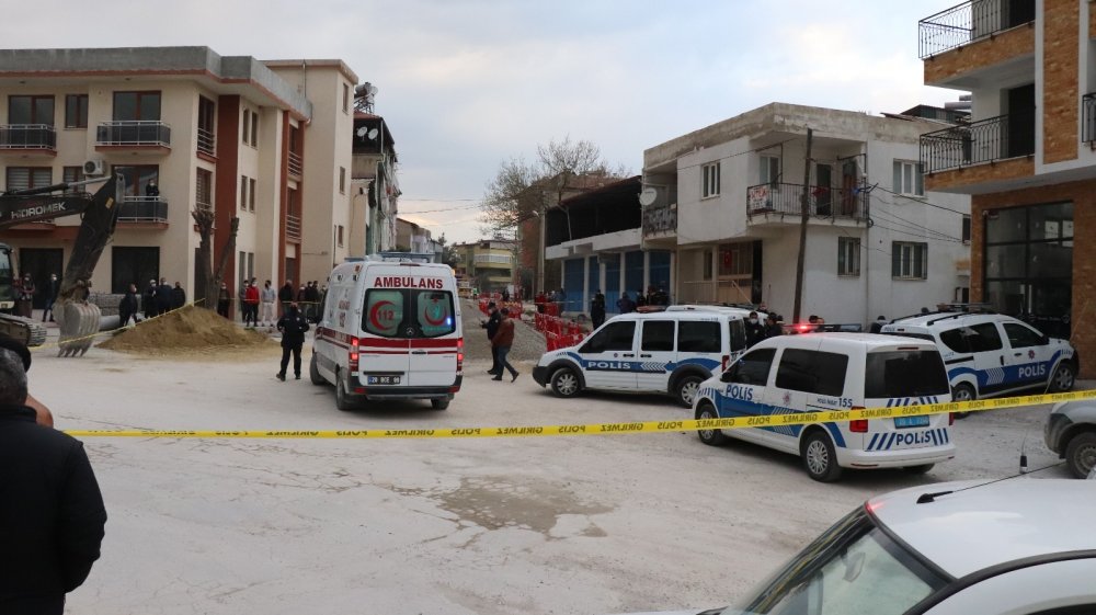 Kanalizasyon çalışmasında kullanılan beton bloğun altında kalan 6 yaşındaki Enes öldü