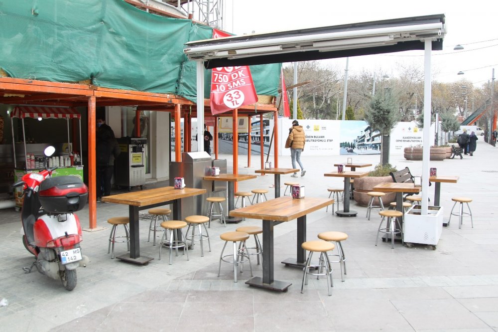 Konya'da lokantalar açıldı ama değişen bir şey olmadı