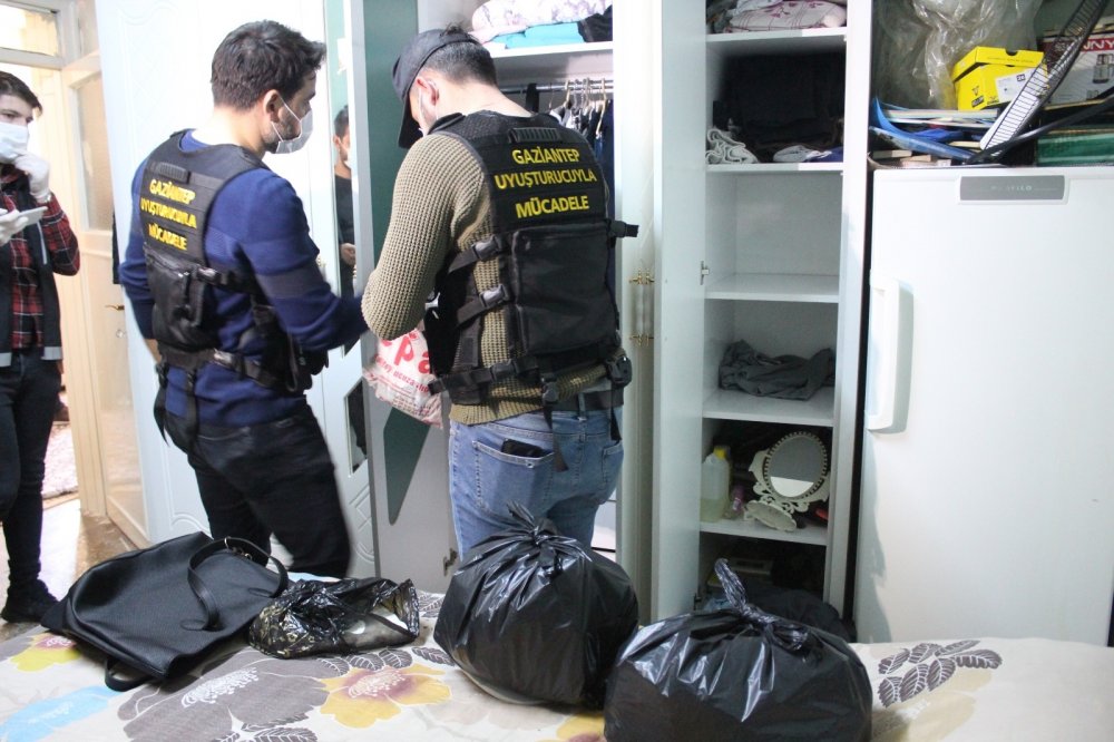 Gaziantep'te 950 polisle operasyon! Zulalar patladı
