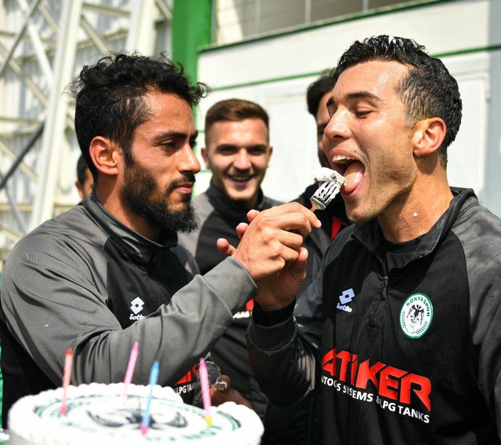 Konyaspor'da Erzurumspor maçı hazırlığı bugün Brezilya usulü bitti!