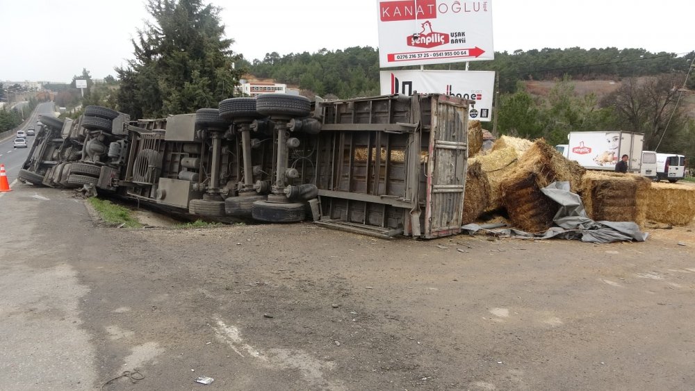 İşçi servisleri ve tırların karıştığı zincirleme kazada can pazarı! 9 yaralı