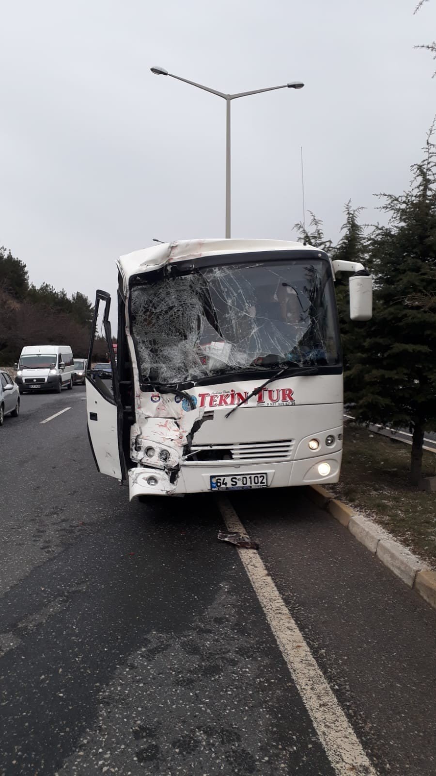 İşçi servisleri ve tırların karıştığı zincirleme kazada can pazarı! 9 yaralı