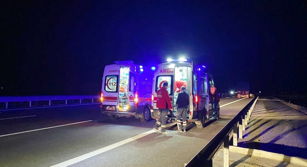 Kamyonet trafik devriye minibüsüne çarptı! 1 ölü 1 yaralı