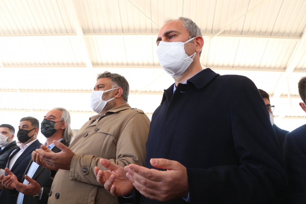 Adalet Bakanı Gül’ün annesi dualarla uğurlandı