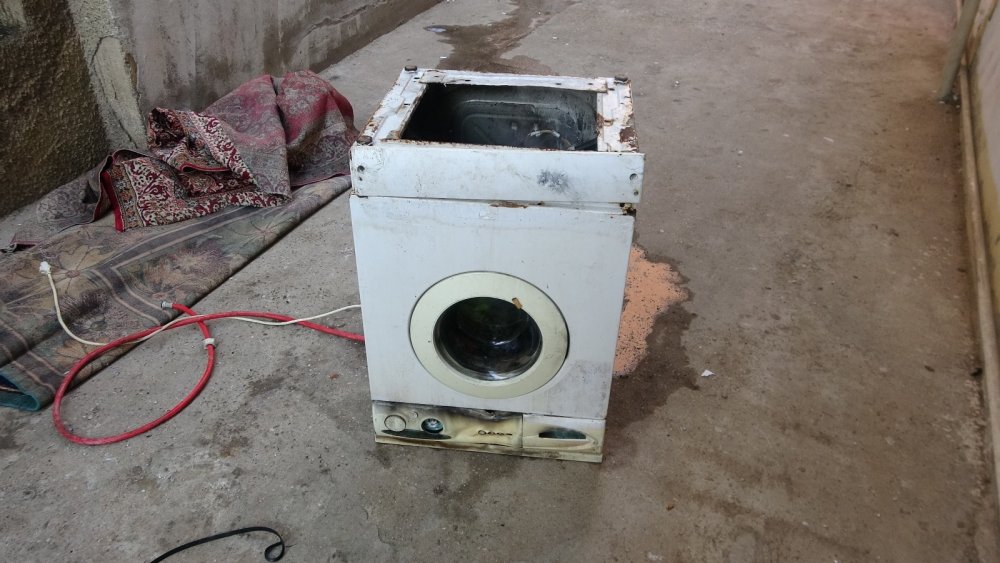 Çamaşır makinesından çıkan yangın evi sardı! 3 çocuk tahliye edildi