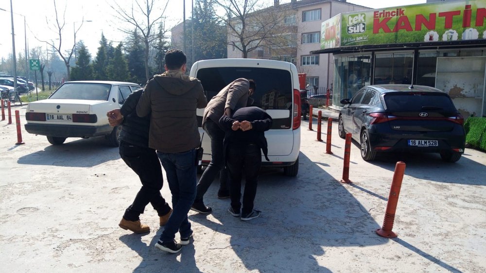 Gece yarısı kovalamaca! Oto hırsızları yakalandı