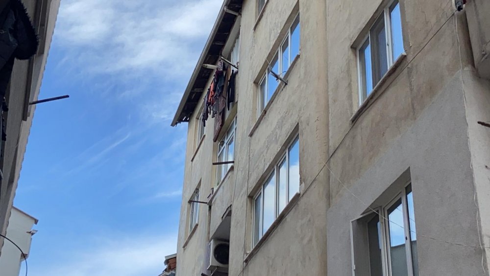 Balkondan düşen 5 yaşındaki çocuk hayatını kaybetti