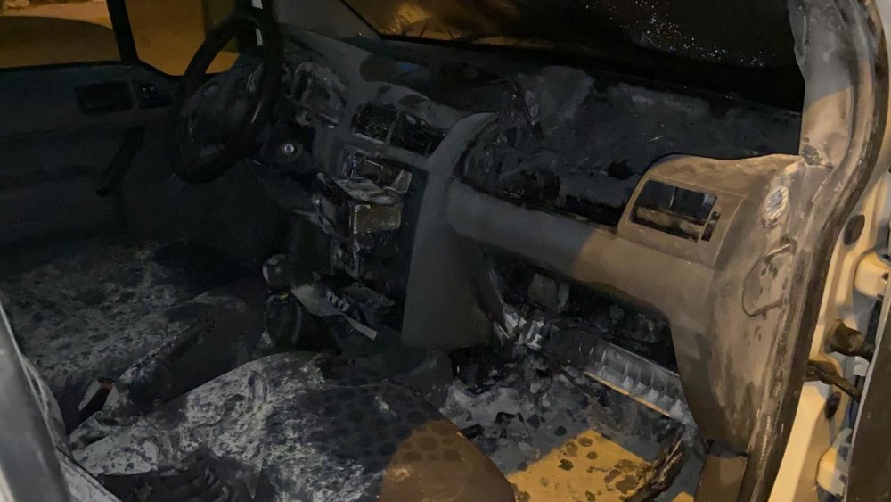 İftara yetişmeye çalışırken aracı alev alan sürücü canını zor kurtardı