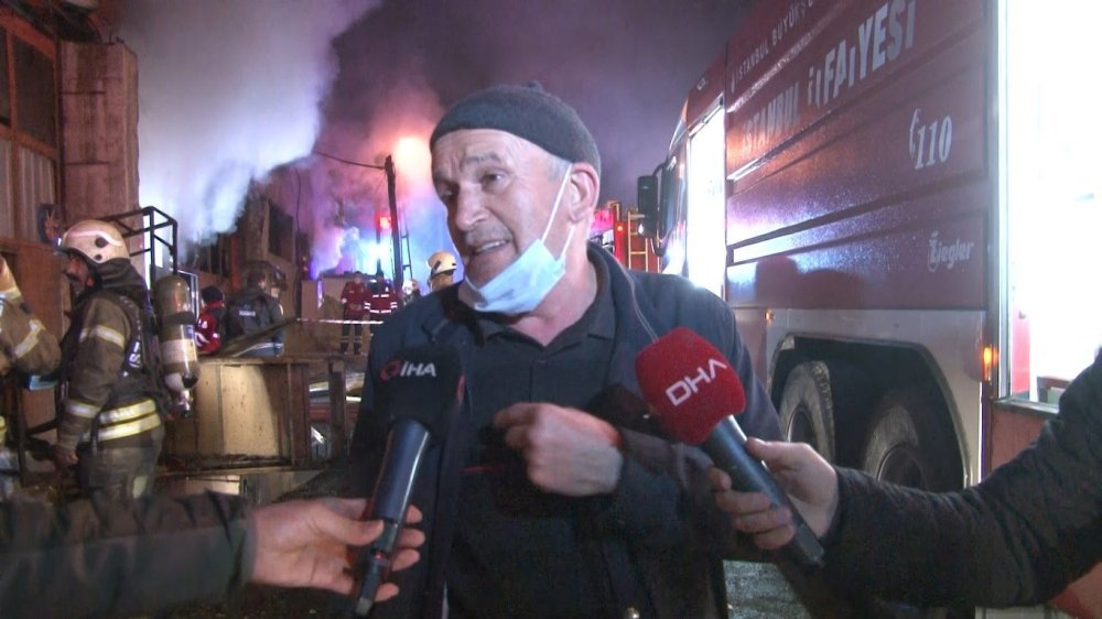 Mobilya fabrikasında yangın! Fenalaşan itfaiye eri hastaneye kaldırıldı