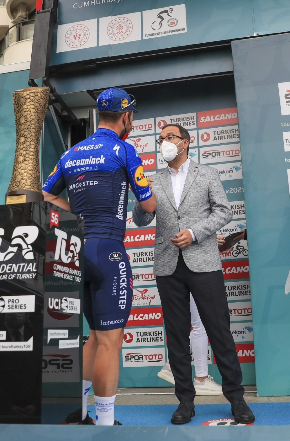 Bakan Kasapoğlu Mark Cavendish'i Konya davet etti