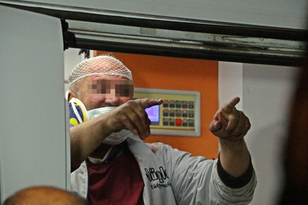 Sokak ortasında taşlı kavga! Hem dayak hem ceza yediler