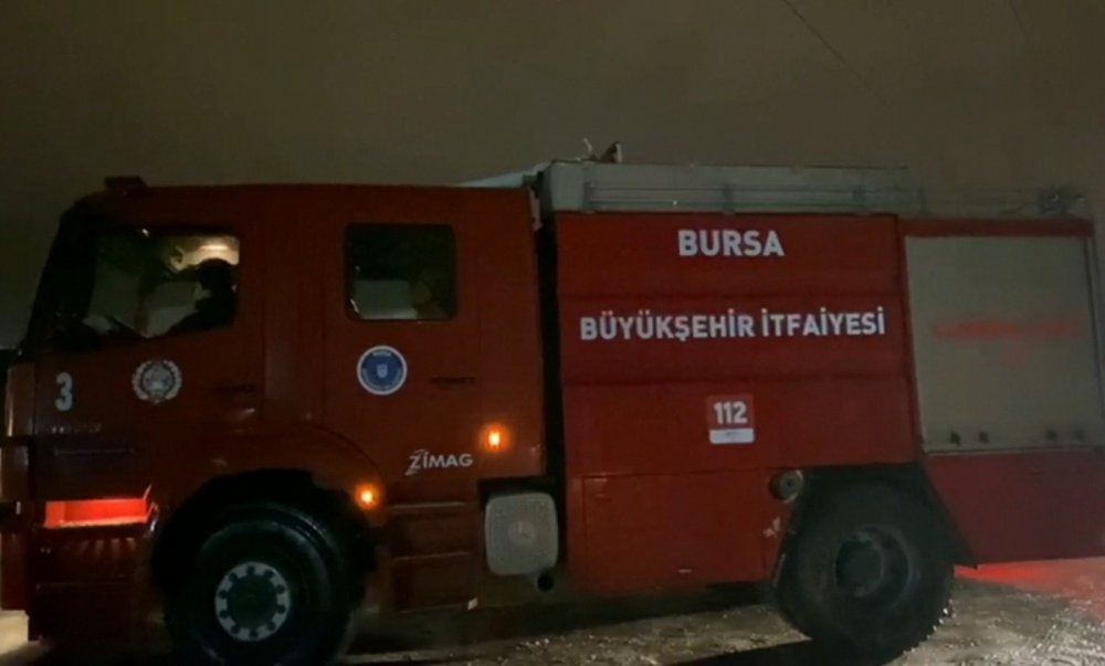 Bursa'da gökyüzünü alevler aydınlattı