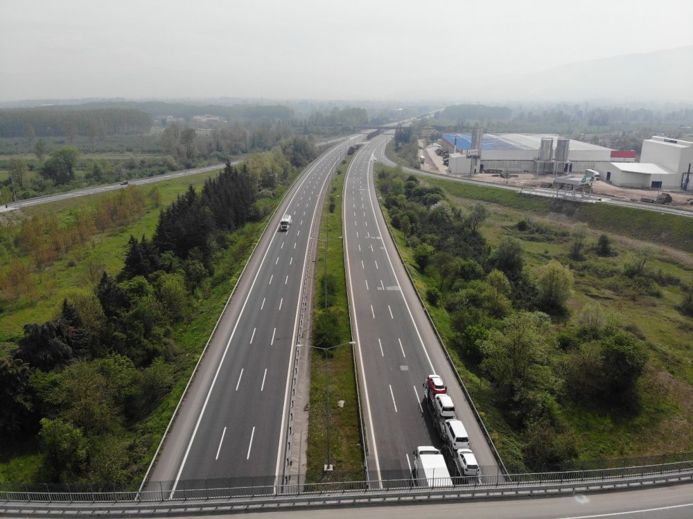 Otoyol bugün kamyonlara kaldı