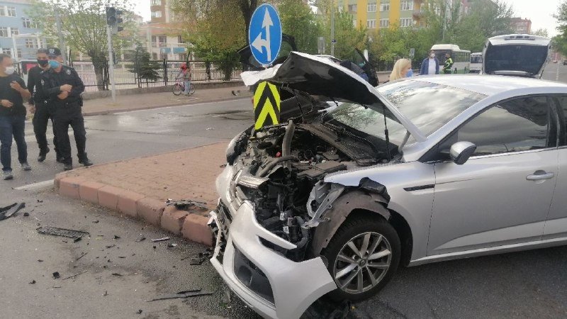 Kısıtlamada feci kaza! 3 kişi yaralandı