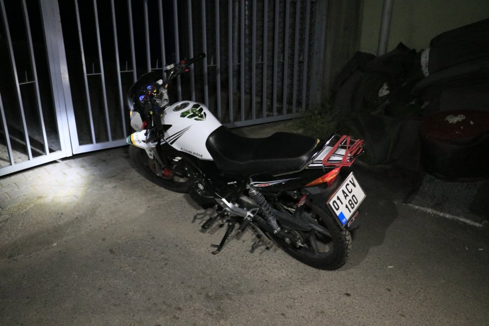 ’Dur’ ihtarına uymayıp kaçan sürücü yakalanınca sevgi gösterisi yaptı