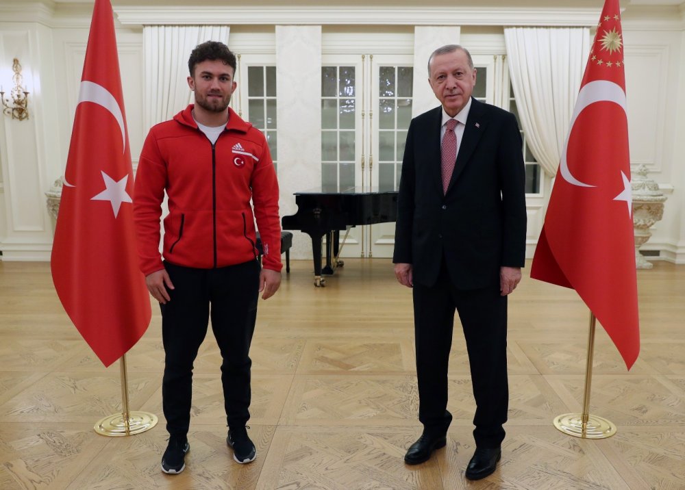Cumhurbaşkanı Erdoğan bugün iftarı madalya kazanan millilerle yaptı