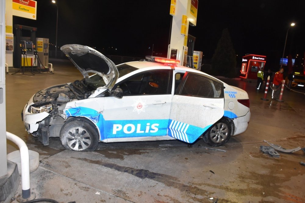 Nefes kesen kovalamaca polis otosunda bitti! 1 polisi de yaralayan şüphelinin suç dosyası kabarık