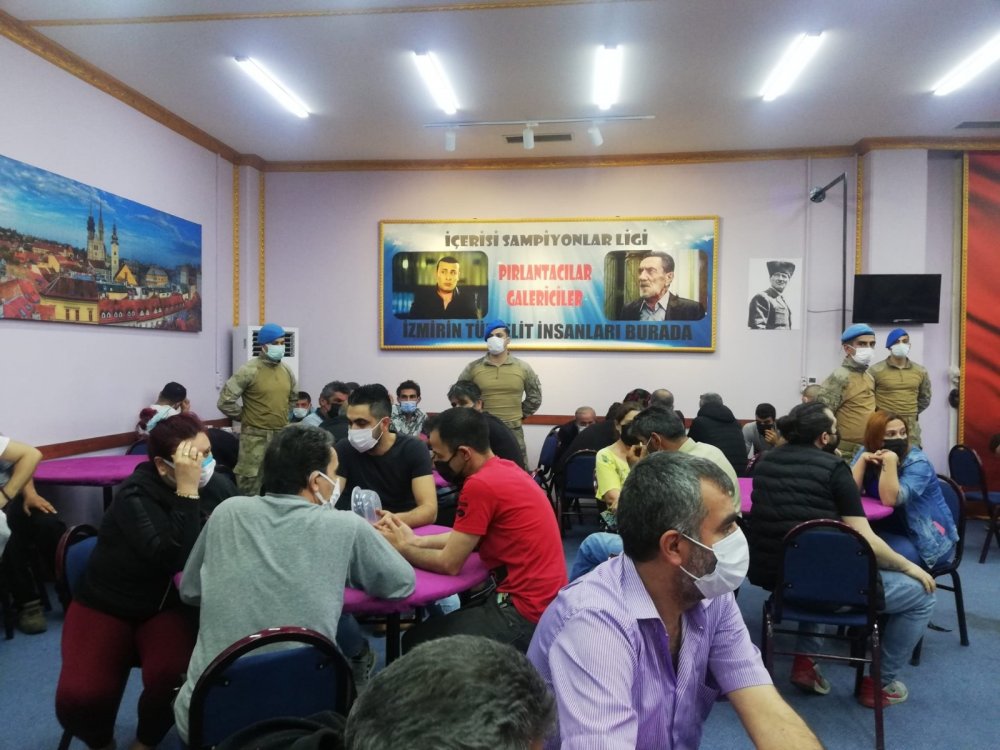 Jandarma duvarı delip kumarhaneye daldı! 1 milyon lirayı aşkın ceza kesildi