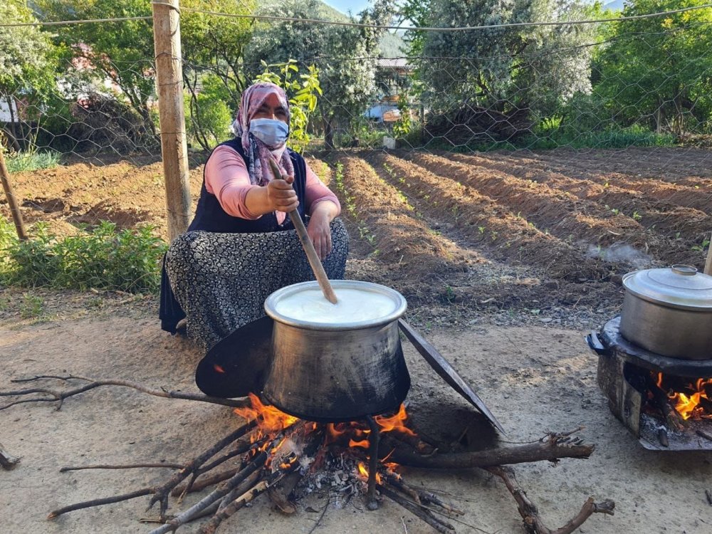 Bu yıl da kalabalık iftar sofraları kuramayan Anadolu insanı 'ülüş'e geçti