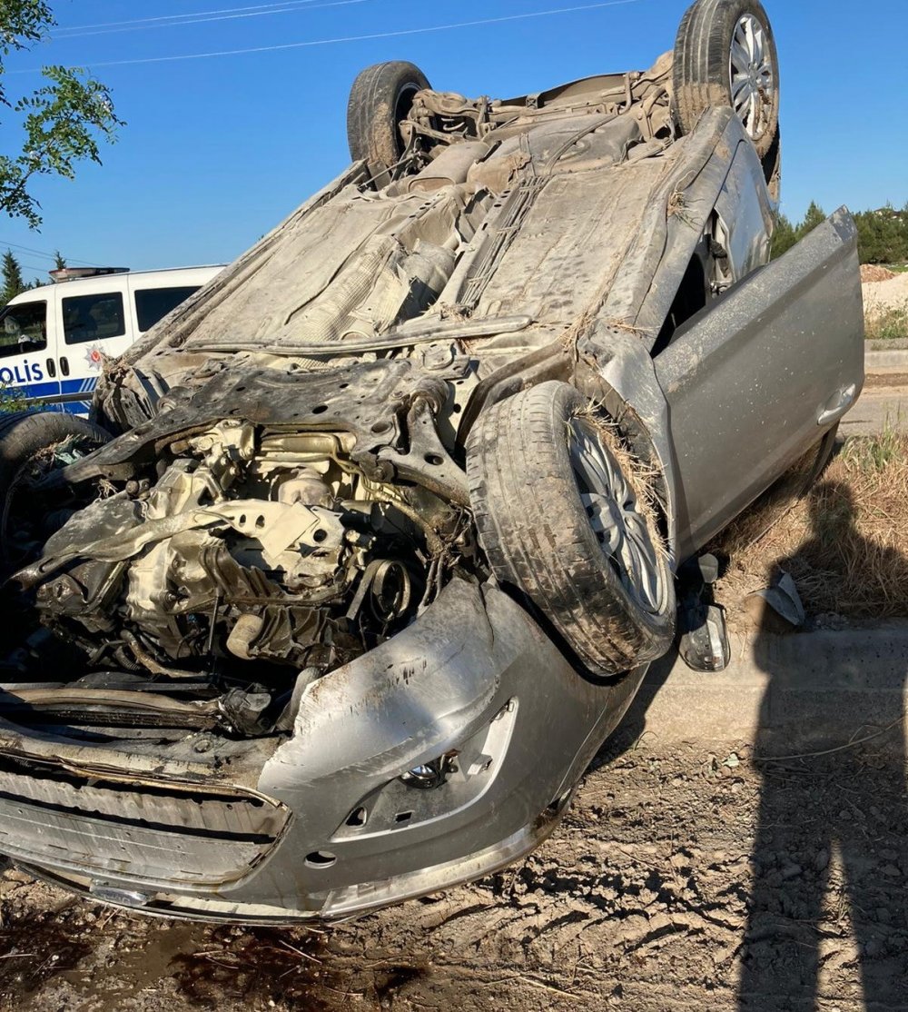 Otomobili taklalar attı! Emniyet amiri ölümden döndü