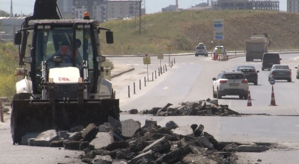 İstanbul Büyükşehir Belediyesi hastaneye çıkan yollara yama yapıyor