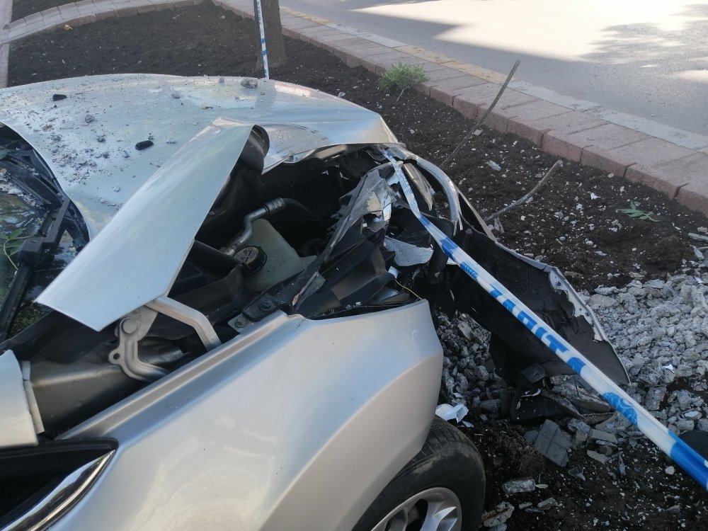 Aksaray'da feci kaza! Maskesiz sürücü hırsını kameramandan çıkardı