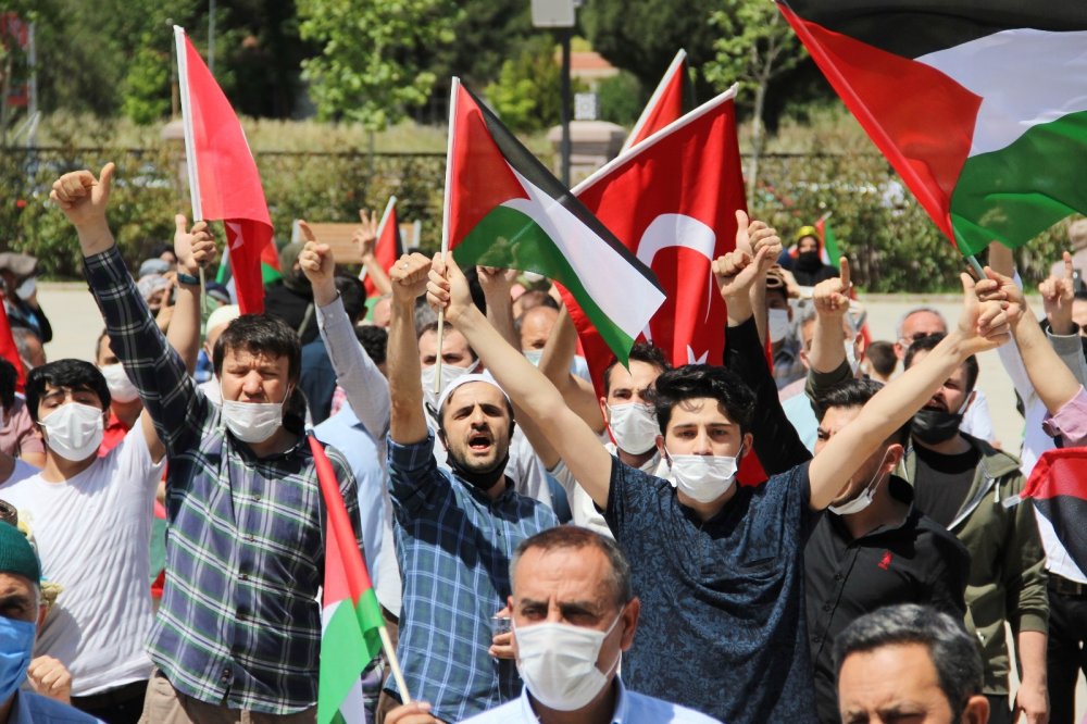 İzmir'de İsrail'in Şehit ettiği Filistinliler için gıyabi cenaze namazı kılındı