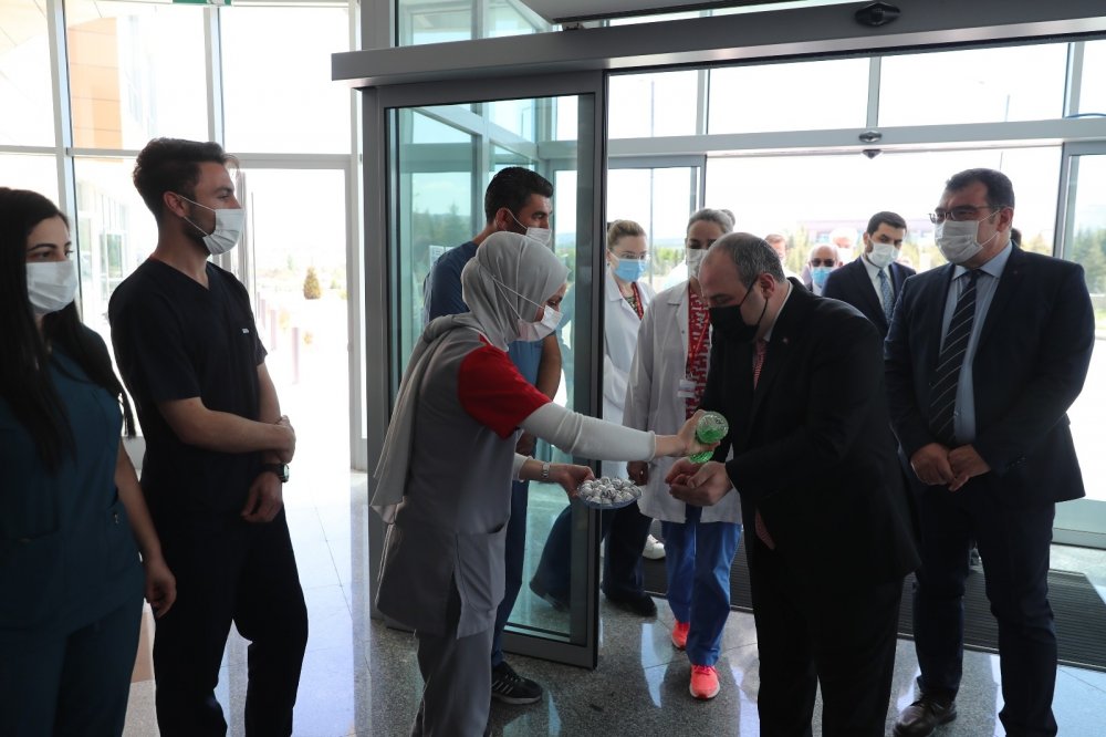 Konya Selçuk Üniversitesi geliştirdiği koronavirüs aşısıyla Türkiye'nin umudu oldu