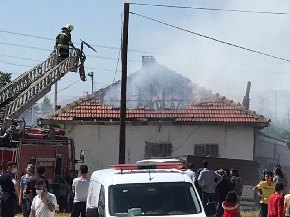 Konya’da müstakil ev bayram günü alev alev yandı!