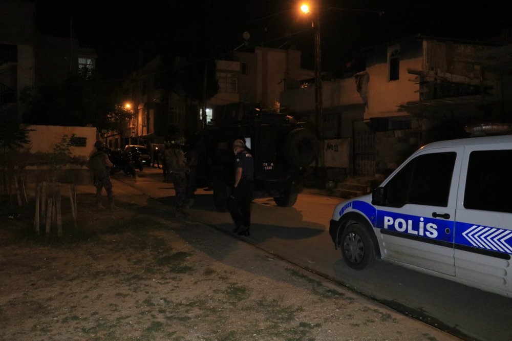 Pompalı tüfekli saldırgan sokakta oynayan 5 yaşındaki çocuğu vurdu