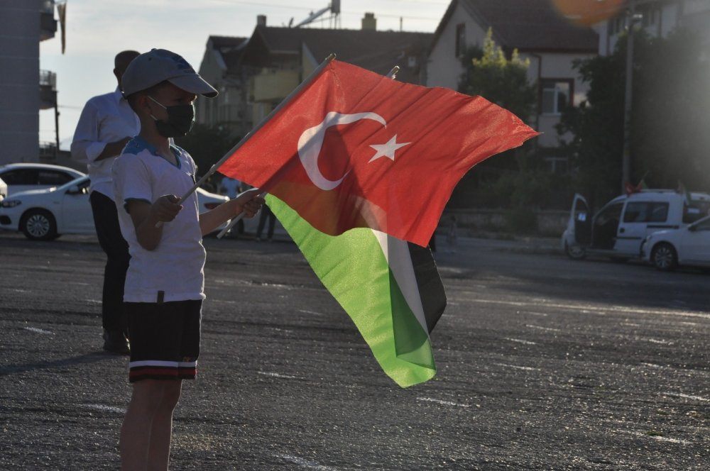 AGD Karaman İsrail’in Filistin’e yönelik saldırıları protesto etti