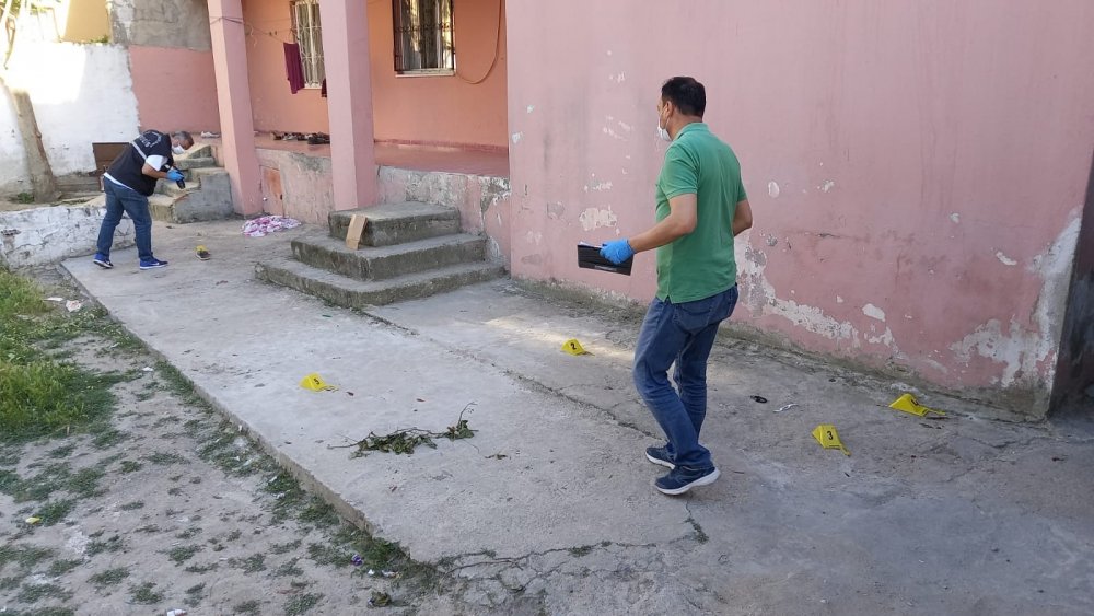 Baltalı saldırıya uğrayan kadın KADES’i kullanarak hayata tutundu! Öfkeli koca ayağından vuruldu