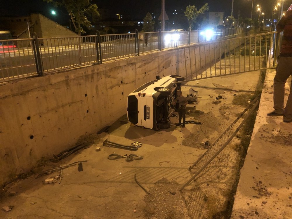 Ticari araç kanala uçtu! 1 yaralı