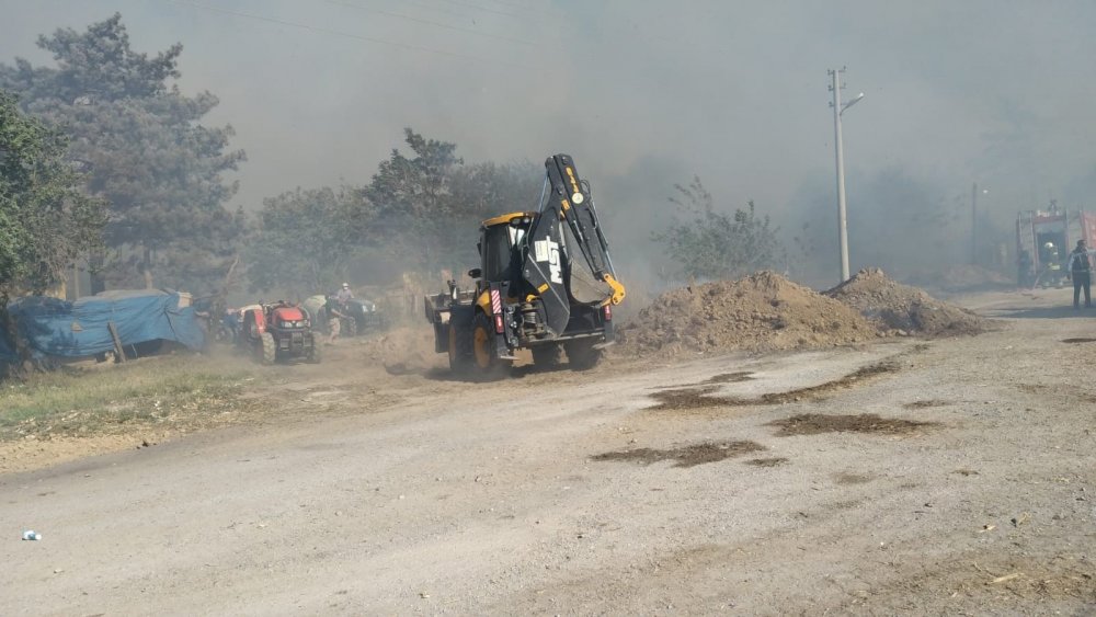 Afyon'da bir yangın daha! Kalorifer yakıtı üretim tesisini alevler sardı
