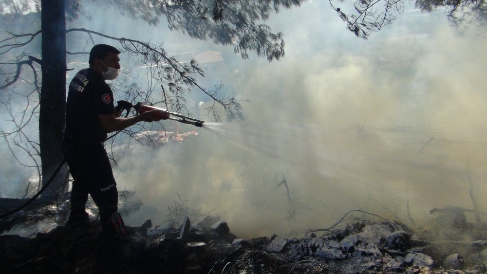 Antalya'da çocuklar mahalleyi yakıyordu! Çocuklarınızın oyuncaklarına dikkat edin