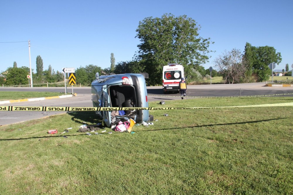 Konya sabaha bu kazayla uyanmıştı! Anne ve kızı olay yerinde yaşamlarını yitirdi