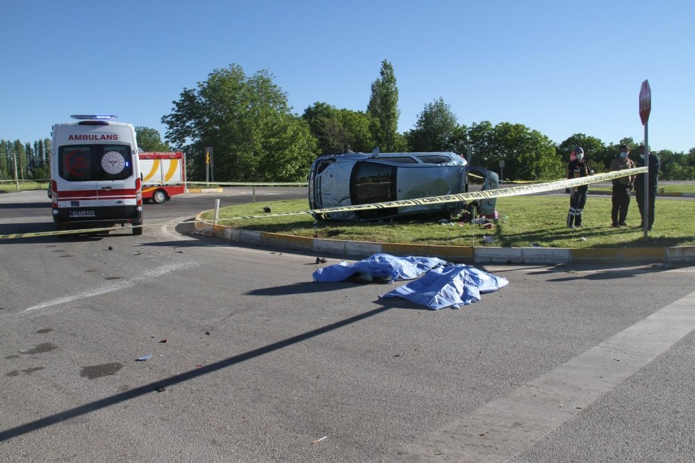 Konya sabaha bu kazayla uyanmıştı! Anne ve kızı olay yerinde yaşamlarını yitirdi