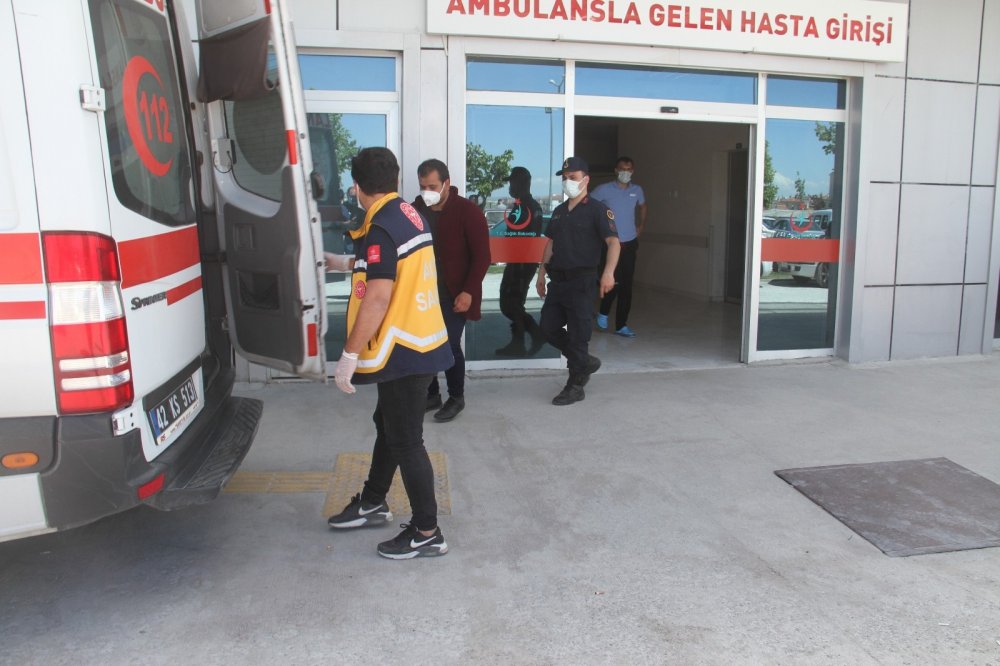 Konya’da annesini eve getiren ambulans şoförüne muştayla saldıran hasta yakını tutuklandı!
