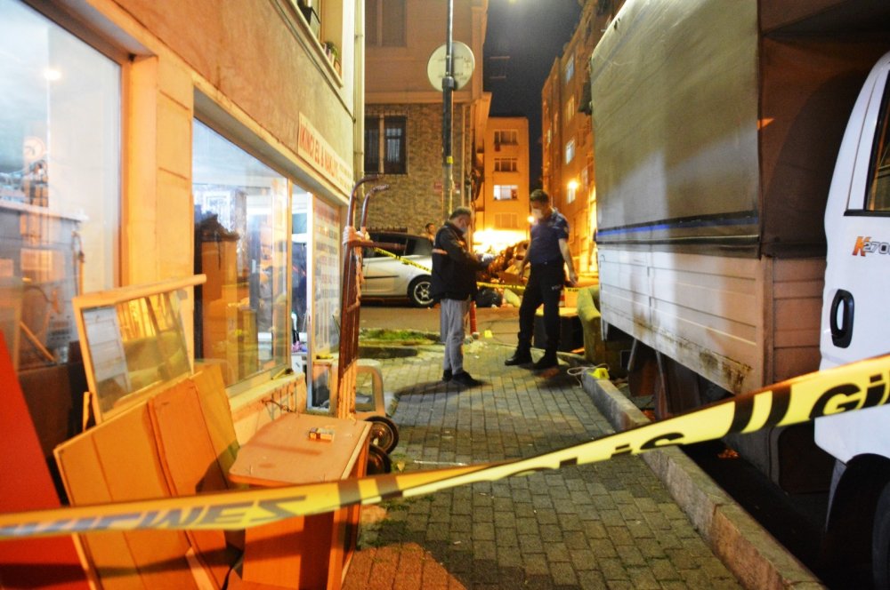 Eşini sokak ortasında kurşun yağmuruna tuttu