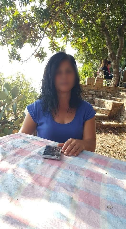 Komşu kadınlar kadın öğretmeni taş ve sopalarla darp etti