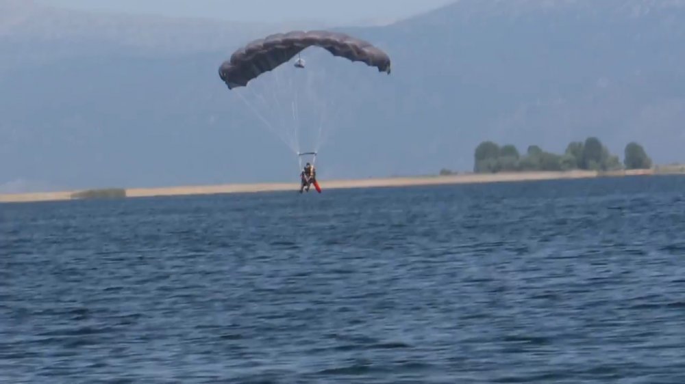 Anadolu Ankası Beyşehir'de! Gölde nefes kesen kazazede kurtarma operasyonu