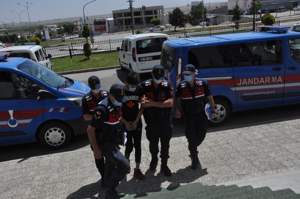 Karaman'dan otomobil kiralayan 23 yaşındaki hırsız köylerden ne bulduysa çaldı!